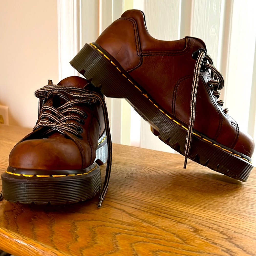 Dr. Martin’s style 8312 brown lace up Oxford size 38/8.